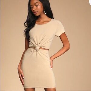 Lulu’sTan Knotted Bodycon Dress